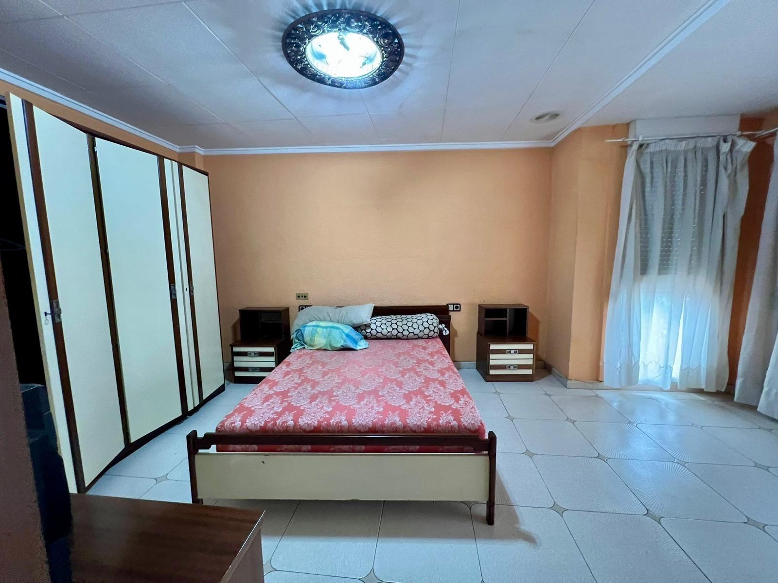 Apartment in Torrevieja, Alicante, Spain 4 bedrooms, 112 sq.m. No. 182971