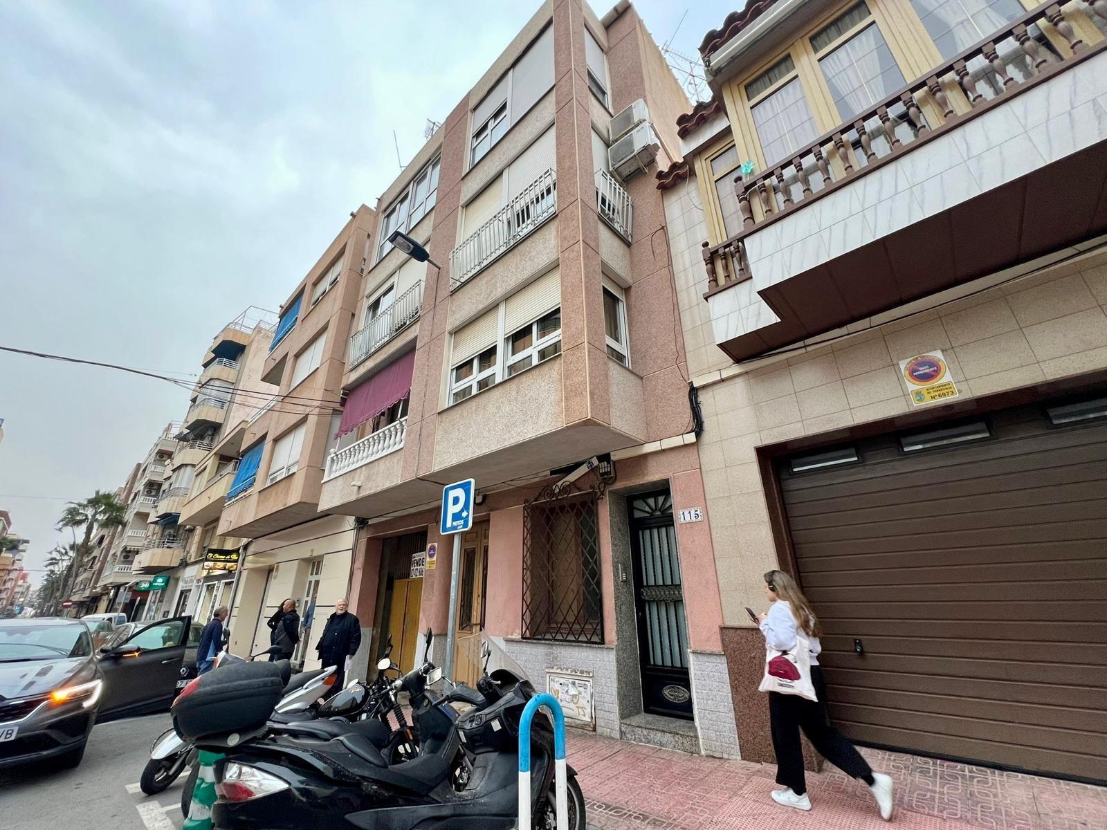 Apartment in Torrevieja, Alicante, Spain 4 bedrooms, 112 sq.m. No. 182971