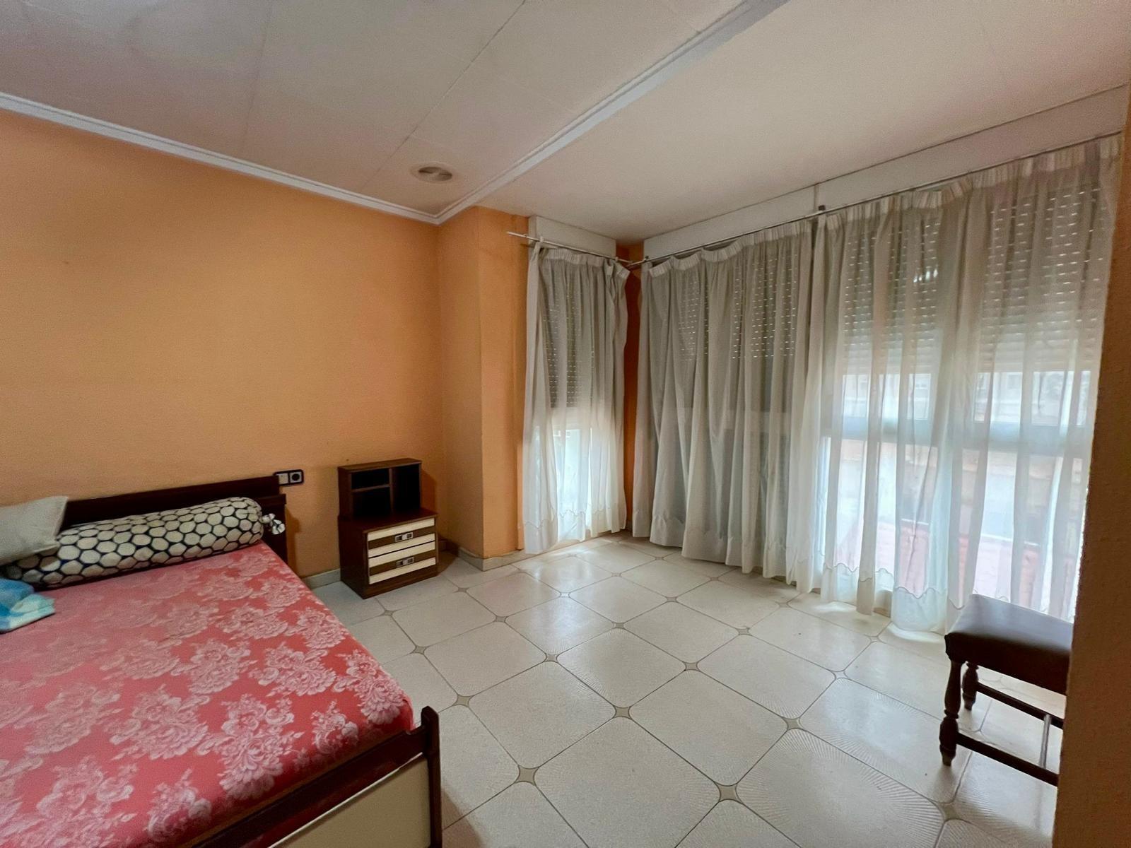 Apartment in Torrevieja, Alicante, Spain 4 bedrooms, 112 sq.m. No. 182971