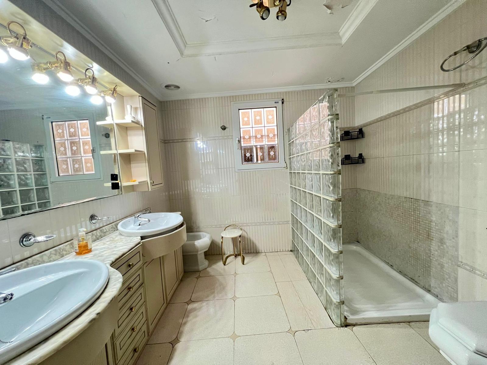 Apartment in Torrevieja, Alicante, Spain 4 bedrooms, 112 sq.m. No. 182971