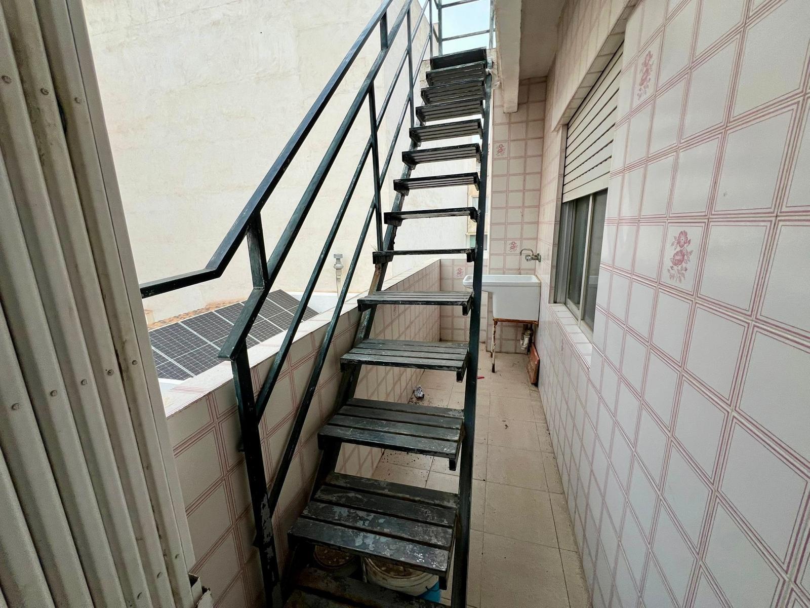 Apartment in Torrevieja, Alicante, Spain 4 bedrooms, 112 sq.m. No. 182971