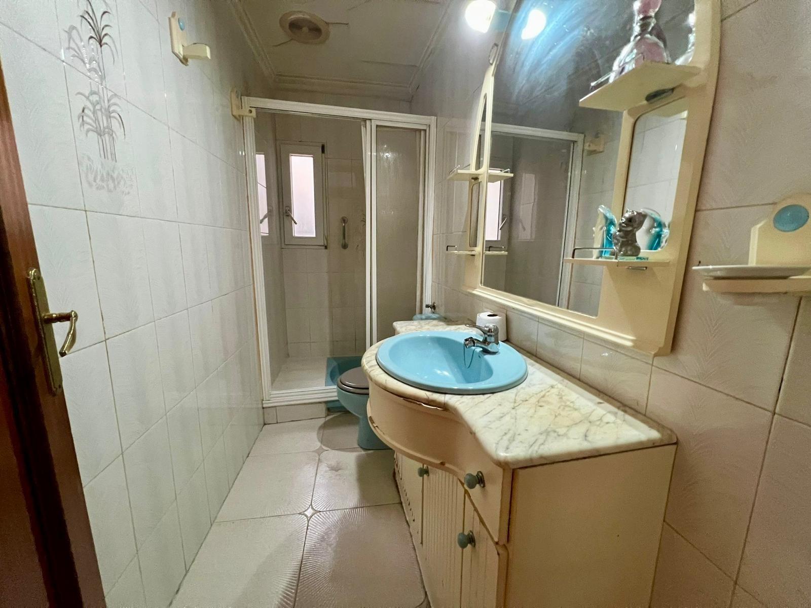 Apartment in Torrevieja, Alicante, Spain 4 bedrooms, 112 sq.m. No. 182971