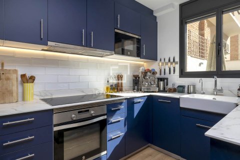 Продажа квартиры в Барселона, Испания 3 спальни, 112м2 №192673 - фото 4