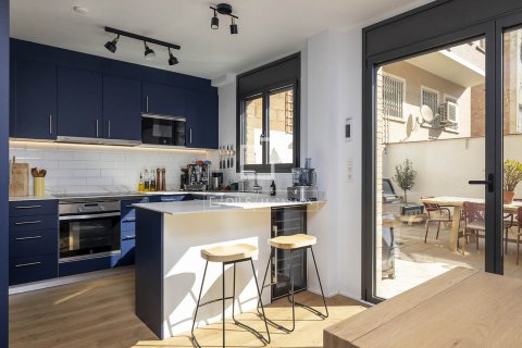 Продажа квартиры в Барселона, Испания 3 спальни, 112м2 №192673 - фото 3