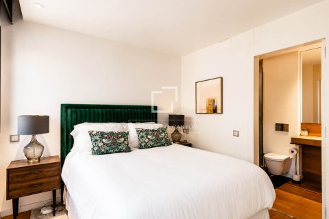 Villa zum Verkauf in Barcelona, Spanien 6 Schlafzimmer, 339 m2 Nr. 192674 - Foto 30