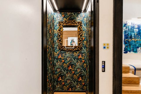 Villa zum Verkauf in Barcelona, Spanien 6 Schlafzimmer, 339 m2 Nr. 192674 - Foto 23