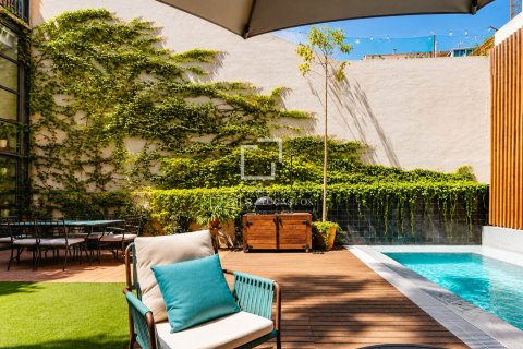 Villa zum Verkauf in Barcelona, Spanien 6 Schlafzimmer, 339 m2 Nr. 192674 - Foto 10