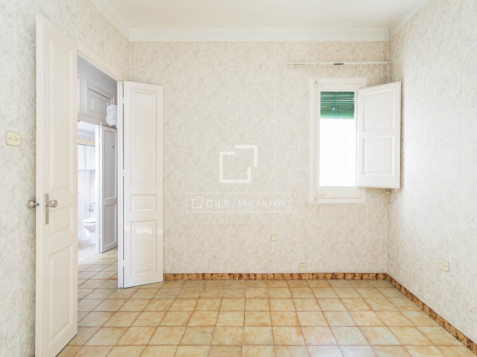 Huoneisto Barcelona, Espanja 4 makuuhuonetta, 81 m2 No. 192678