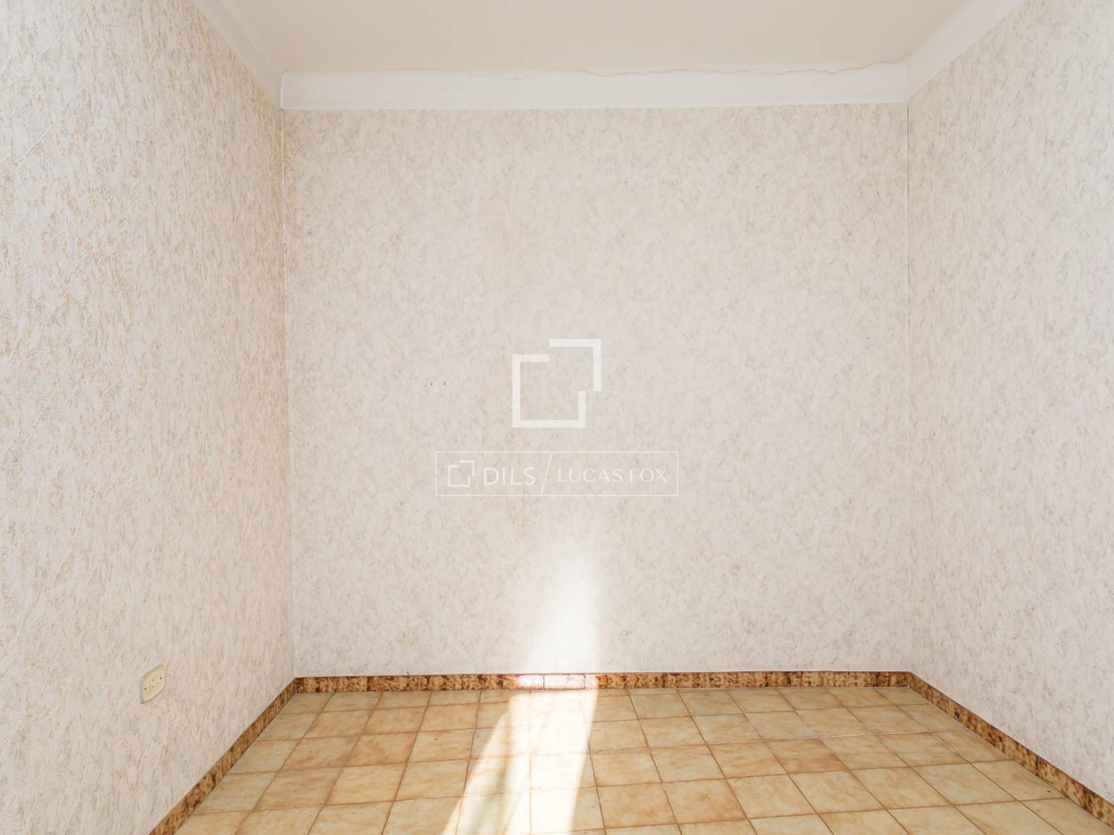 Huoneisto Barcelona, Espanja 4 makuuhuonetta, 81 m2 No. 192678