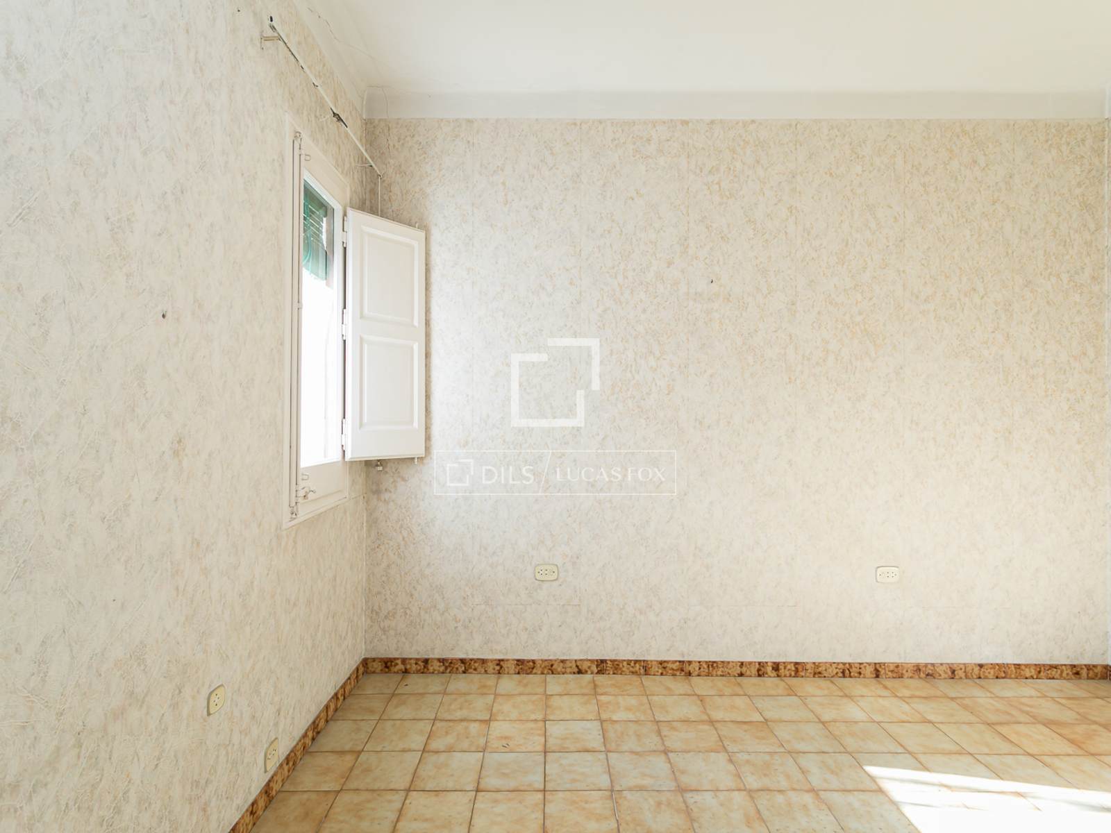 Huoneisto Barcelona, Espanja 4 makuuhuonetta, 81 m2 No. 192678