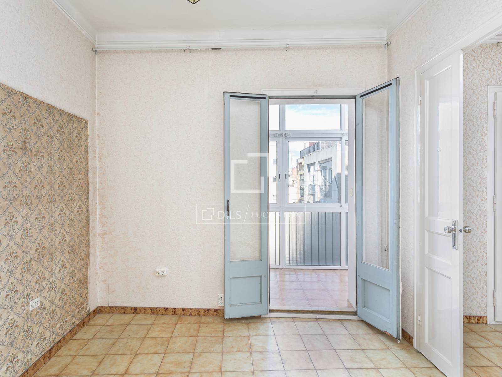 Huoneisto Barcelona, Espanja 4 makuuhuonetta, 81 m2 No. 192678