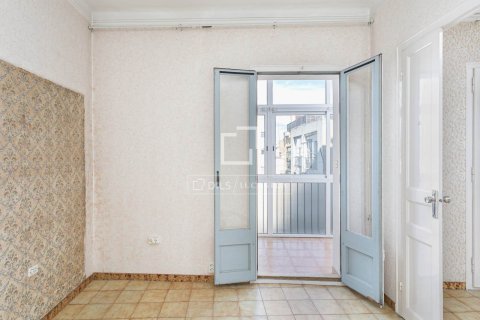 Apartamento en venta en Barcelona, España 4 dormitorios, 81 m2 No. 192678 - foto 2