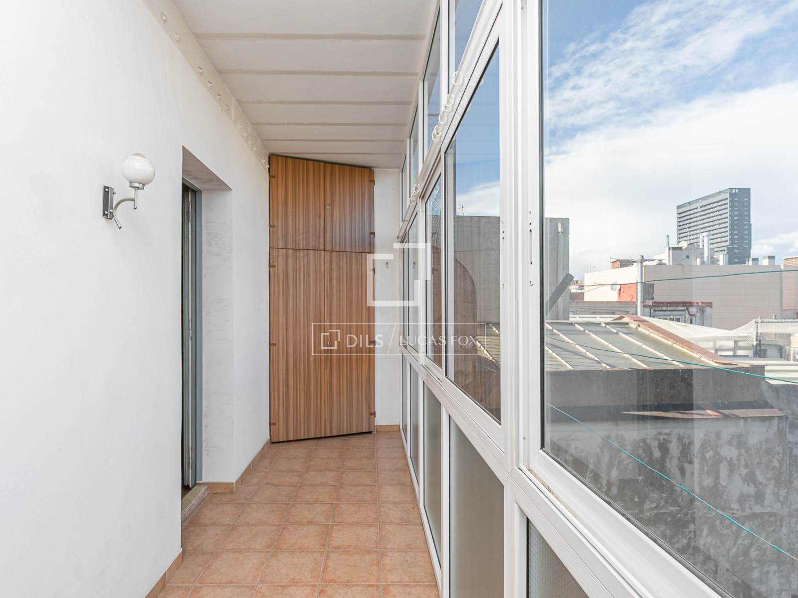 Huoneisto Barcelona, Espanja 4 makuuhuonetta, 81 m2 No. 192678