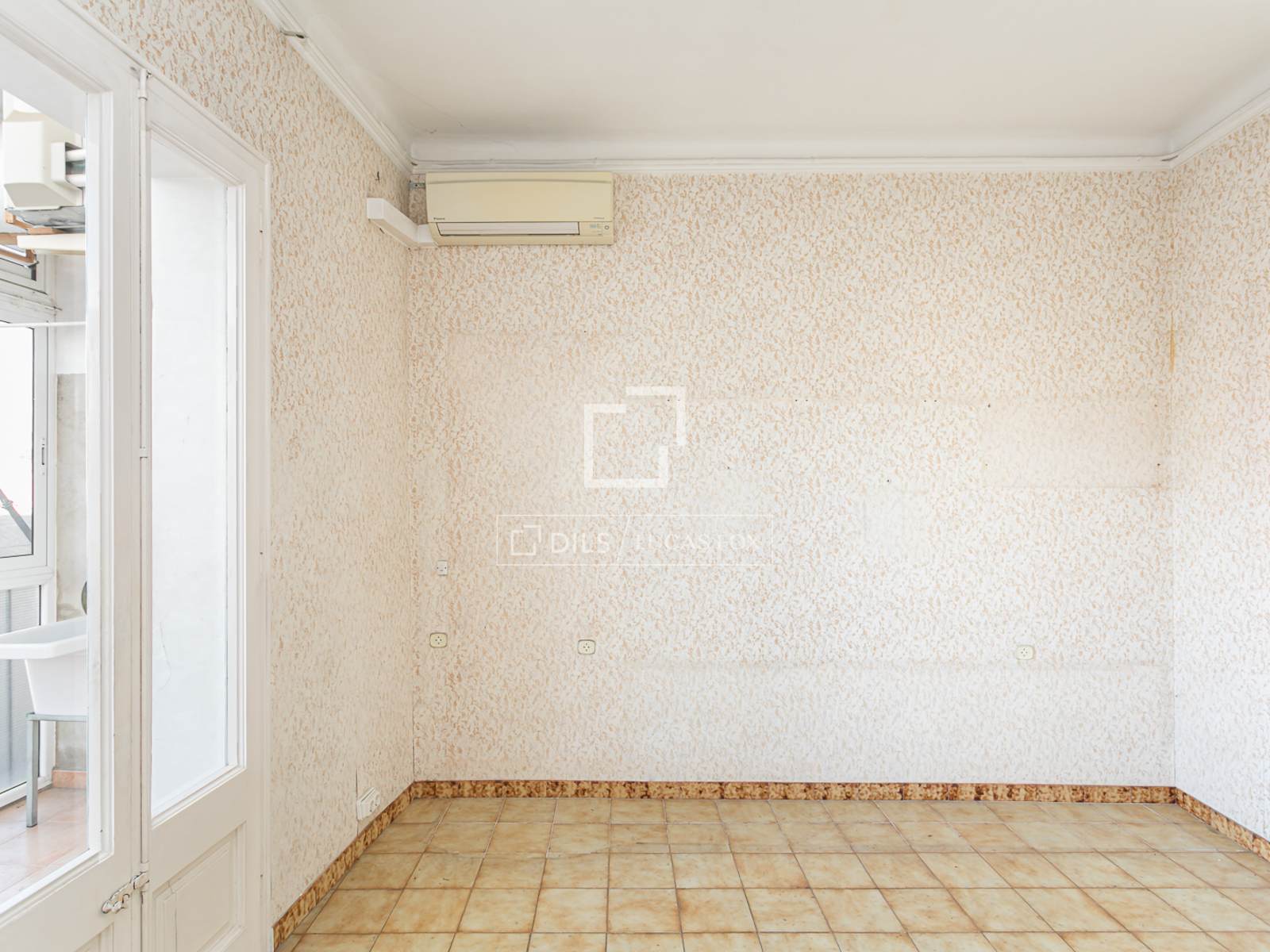 Huoneisto Barcelona, Espanja 4 makuuhuonetta, 81 m2 No. 192678