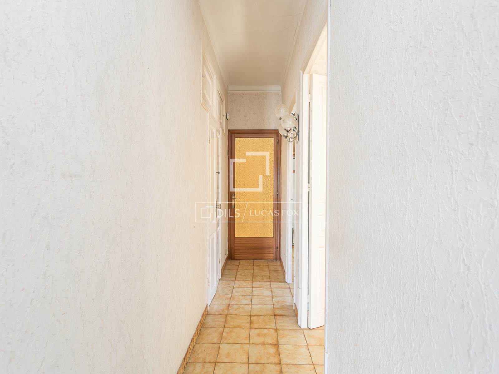 Huoneisto Barcelona, Espanja 4 makuuhuonetta, 81 m2 No. 192678