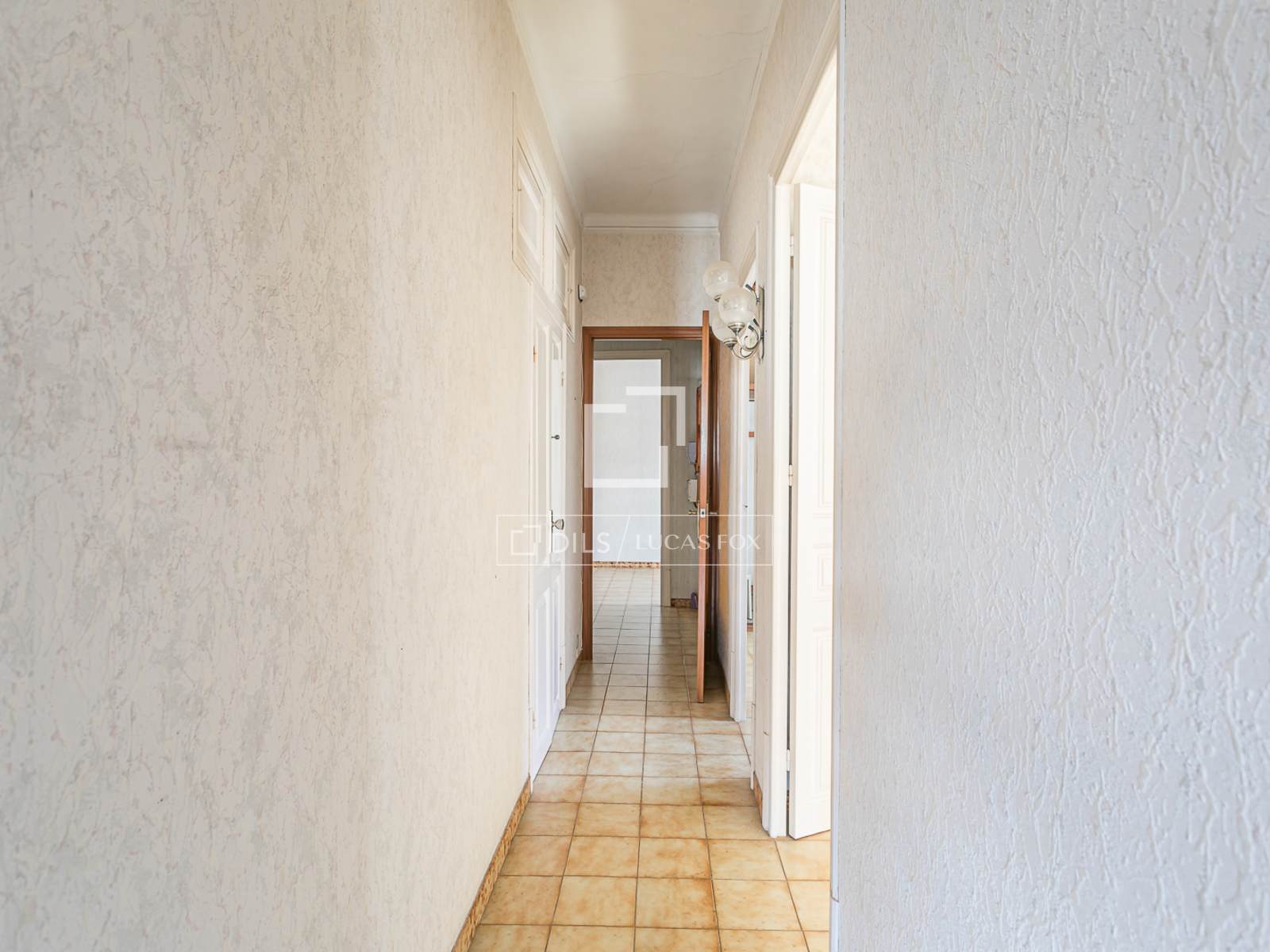 Huoneisto Barcelona, Espanja 4 makuuhuonetta, 81 m2 No. 192678