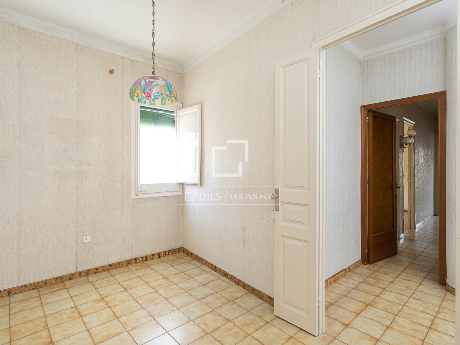 Huoneisto Barcelona, Espanja 4 makuuhuonetta, 81 m2 No. 192678