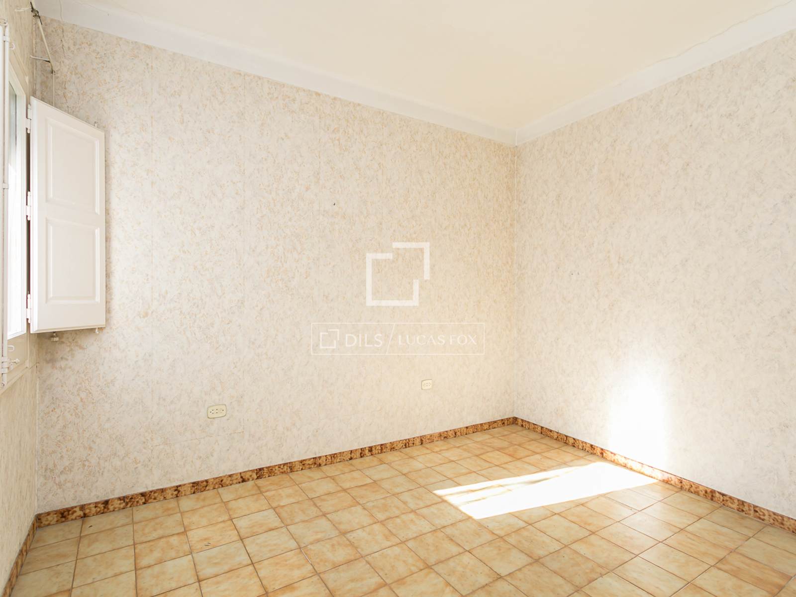 Huoneisto Barcelona, Espanja 4 makuuhuonetta, 81 m2 No. 192678