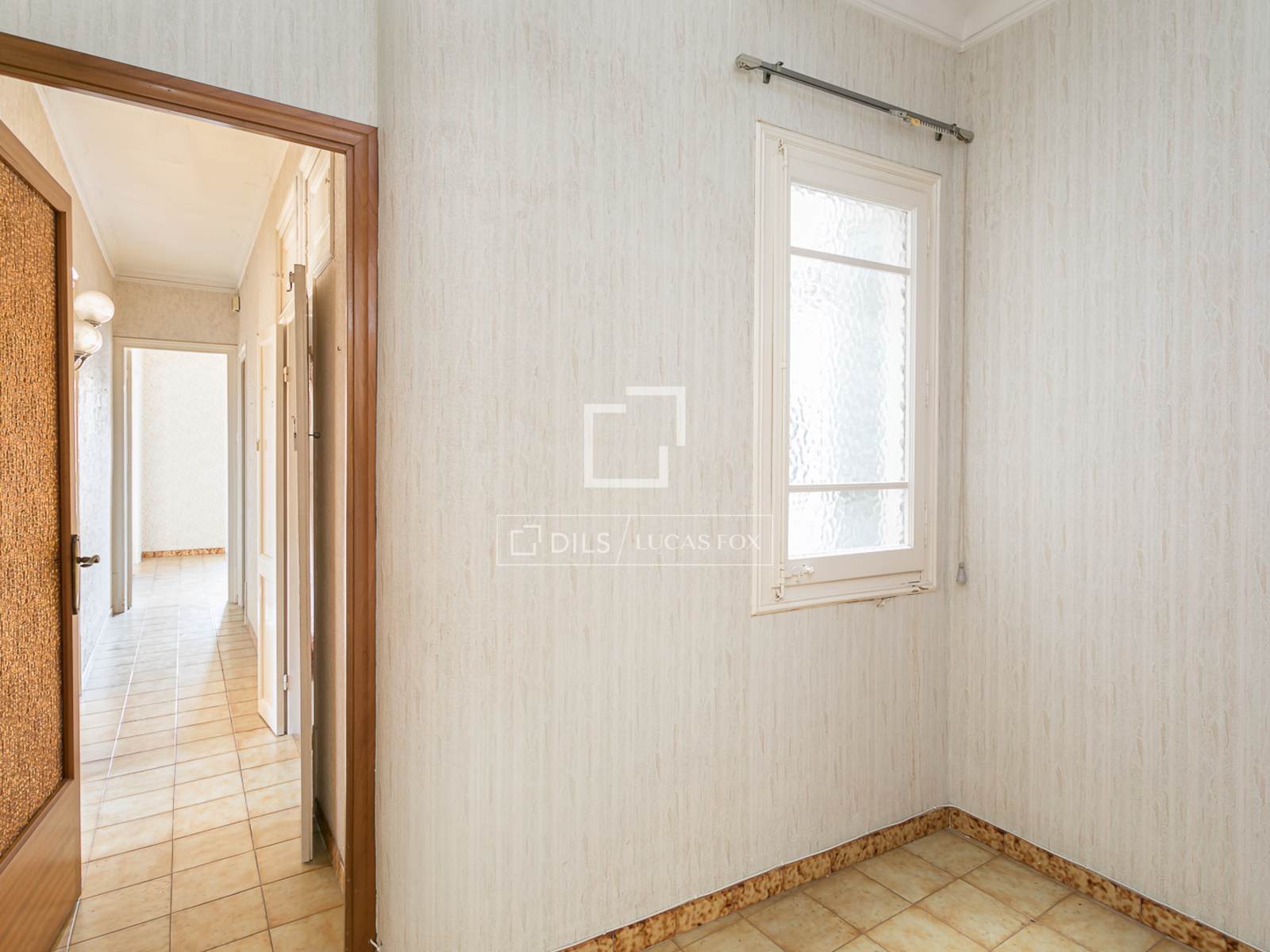 Huoneisto Barcelona, Espanja 4 makuuhuonetta, 81 m2 No. 192678