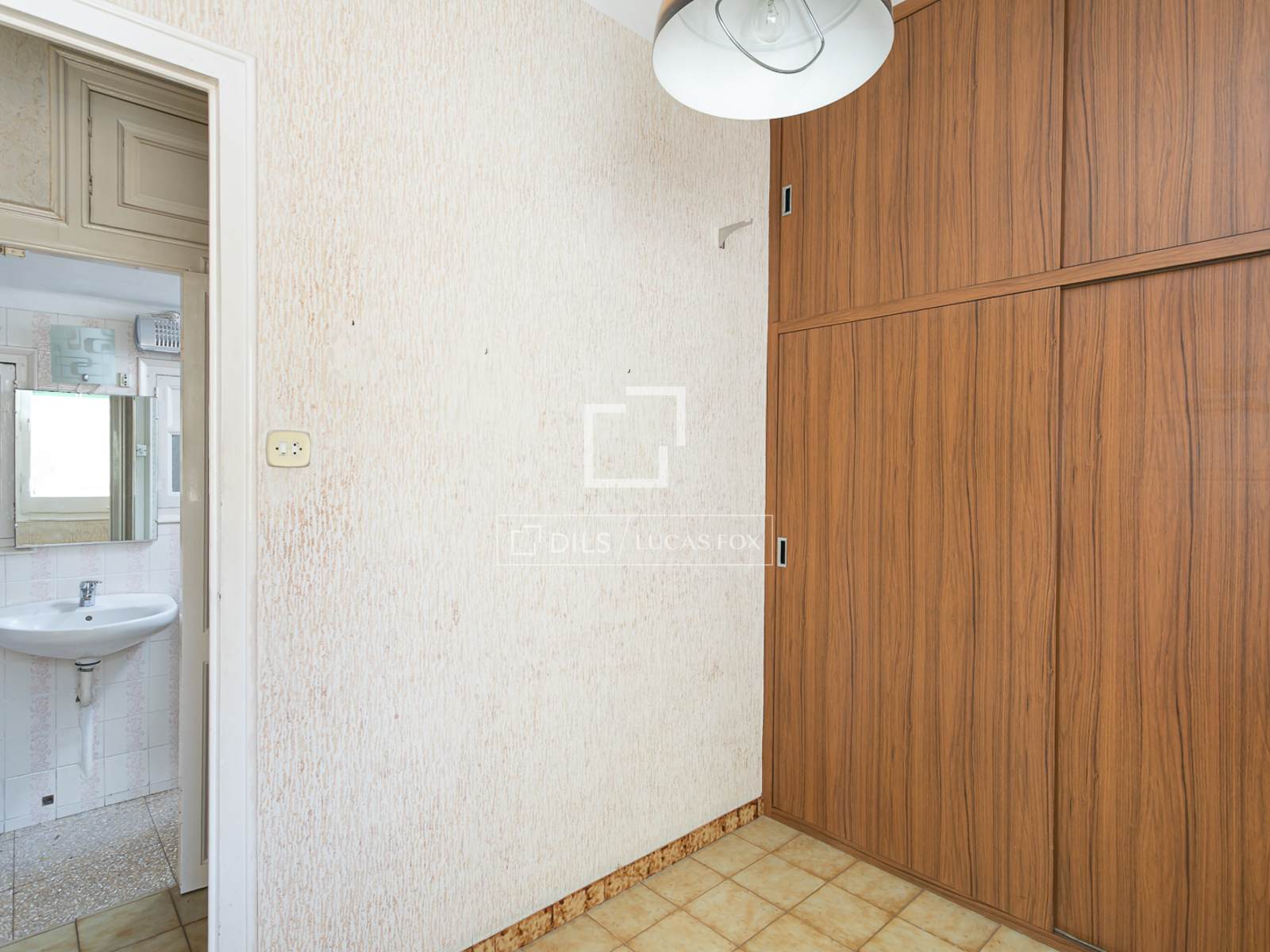 Huoneisto Barcelona, Espanja 4 makuuhuonetta, 81 m2 No. 192678