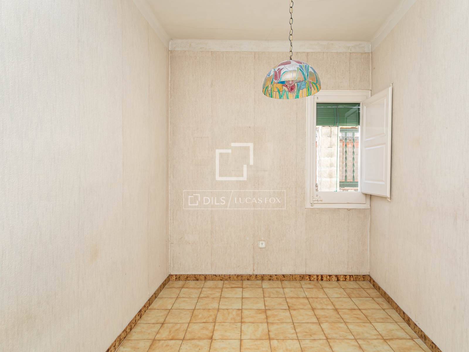 Huoneisto Barcelona, Espanja 4 makuuhuonetta, 81 m2 No. 192678