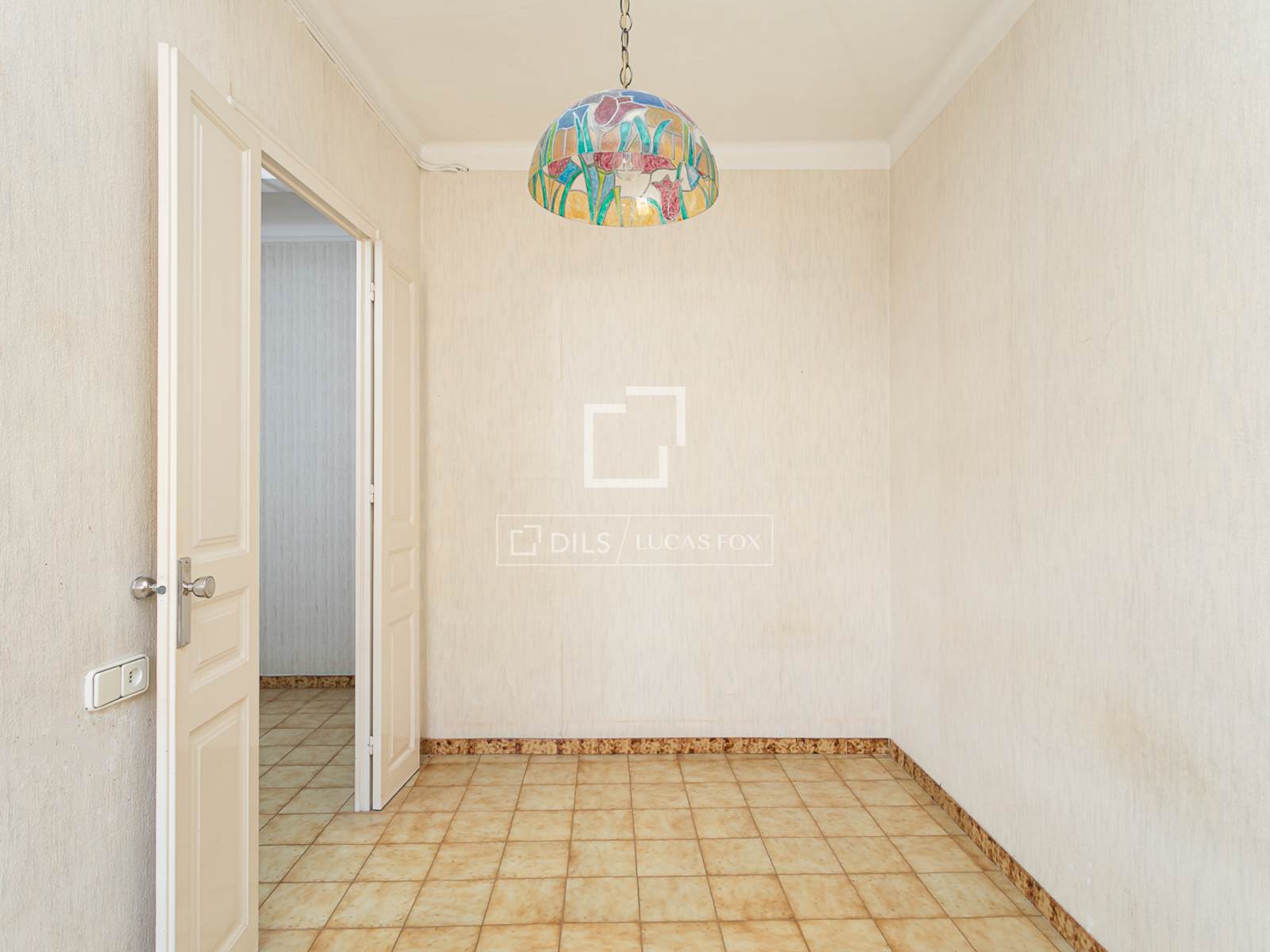 Huoneisto Barcelona, Espanja 4 makuuhuonetta, 81 m2 No. 192678