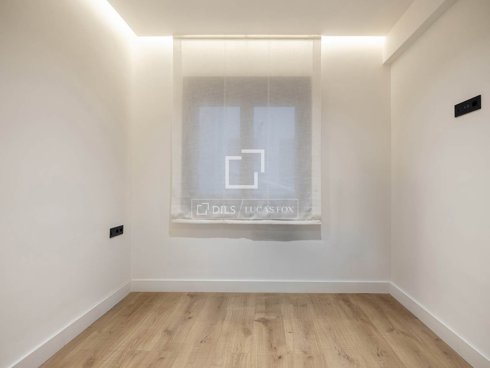 Huoneisto Barcelona, Espanja 6 makuuhuonetta, 201 m2 No. 192675