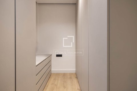 Apartment for sale in Barcelona, Spain 6 bedrooms, 201 sq.m. No. 192675 - photo 23
