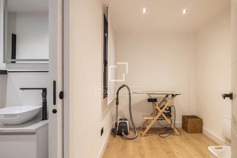 Apartment for sale in Barcelona, Spain 6 bedrooms, 201 sq.m. No. 192675 - photo 26