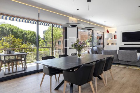 Apartment in Barcelona, Spain 6 bedrooms, 201 sq.m. No. 192675