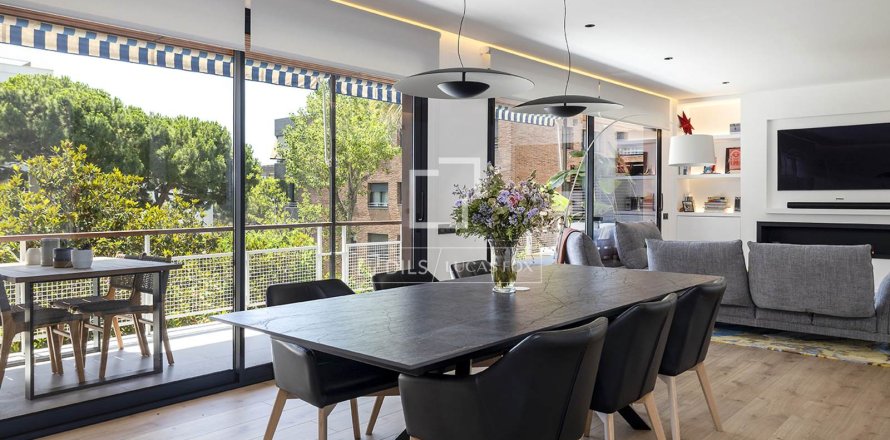 Apartment in Barcelona, Spain 6 bedrooms, 201 sq.m. No. 192675