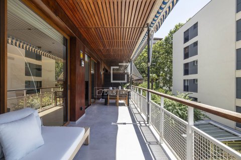 Apartment for sale in Barcelona, Spain 6 bedrooms, 201 sq.m. No. 192675 - photo 6