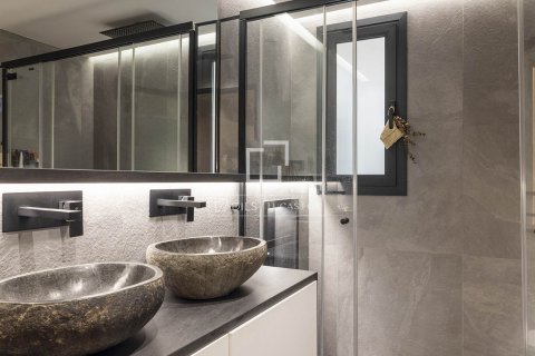 Apartment for sale in Barcelona, Spain 6 bedrooms, 201 sq.m. No. 192675 - photo 18