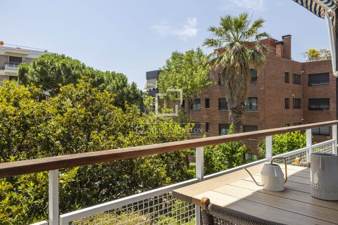 Apartment for sale in Barcelona, Spain 6 bedrooms, 201 sq.m. No. 192675 - photo 8