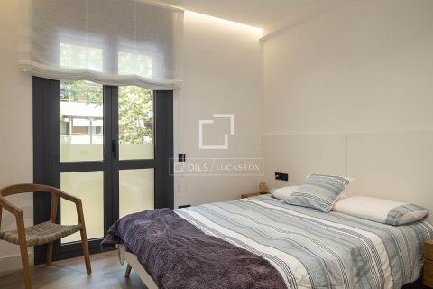 Apartment for sale in Barcelona, Spain 6 bedrooms, 201 sq.m. No. 192675 - photo 22