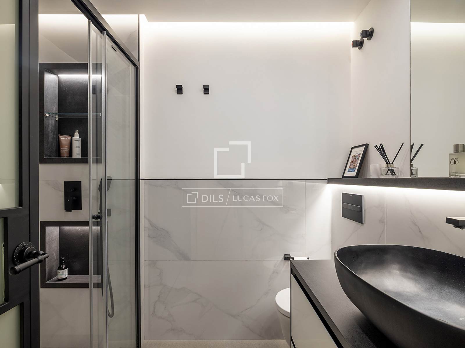 Huoneisto Barcelona, Espanja 6 makuuhuonetta, 201 m2 No. 192675