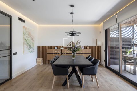 Apartment for sale in Barcelona, Spain 6 bedrooms, 201 sq.m. No. 192675 - photo 4