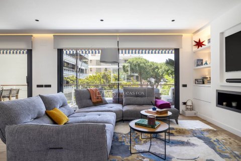 Apartment for sale in Barcelona, Spain 6 bedrooms, 201 sq.m. No. 192675 - photo 2