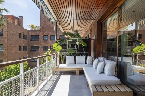 Apartment for sale in Barcelona, Spain 6 bedrooms, 201 sq.m. No. 192675 - photo 5