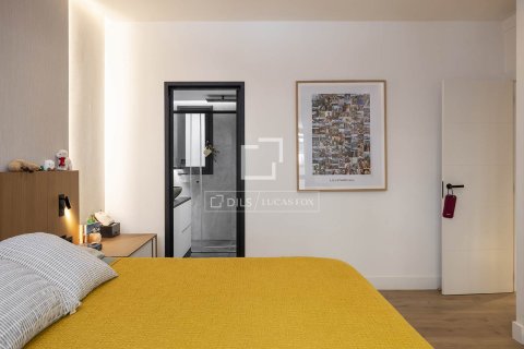 Apartment for sale in Barcelona, Spain 6 bedrooms, 201 sq.m. No. 192675 - photo 17