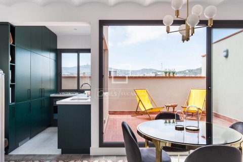 Kattohuoneisto myytävänä Barcelona, Espanja, 1 makuuhuone, 52 m2 No. 192679 - kuva 2