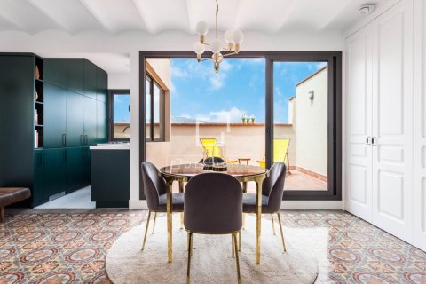 Kattohuoneisto Barcelona, Espanja 1 makuuhuone, 52 m2 No. 192679