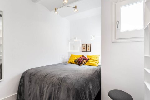 Kattohuoneisto myytävänä Barcelona, Espanja, 1 makuuhuone, 52 m2 No. 192679 - kuva 15