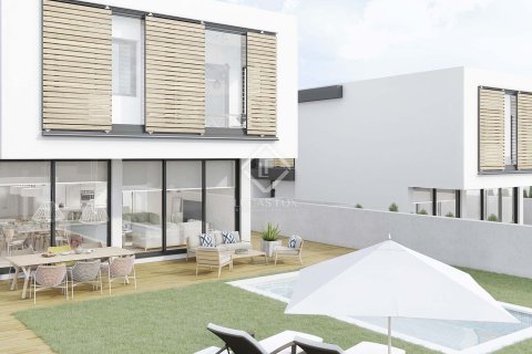 Villa till salu i Castelldefels, Barcelona, Spanien 4 sovrum, 262 kvm. Nr. 192677 - foto 10