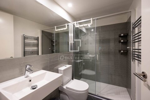 Apartamento en venta en Barcelona, España 2 dormitorios, 73 m2 No. 192676 - foto 9