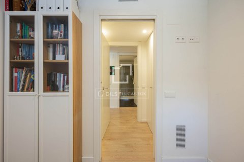 Apartamento en venta en Barcelona, España 2 dormitorios, 73 m2 No. 192676 - foto 16