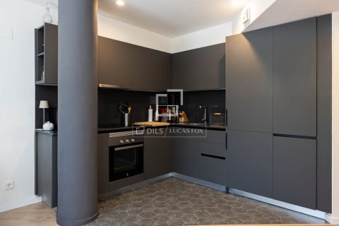 Apartamento en venta en Barcelona, España 2 dormitorios, 73 m2 No. 192676 - foto 4