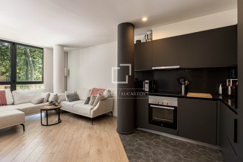 Apartamento en venta en Barcelona, España 2 dormitorios, 73 m2 No. 192676 - foto 2