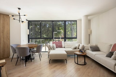 Apartamento en Barcelona, España 2 dormitorios, 73 m2 No. 192676