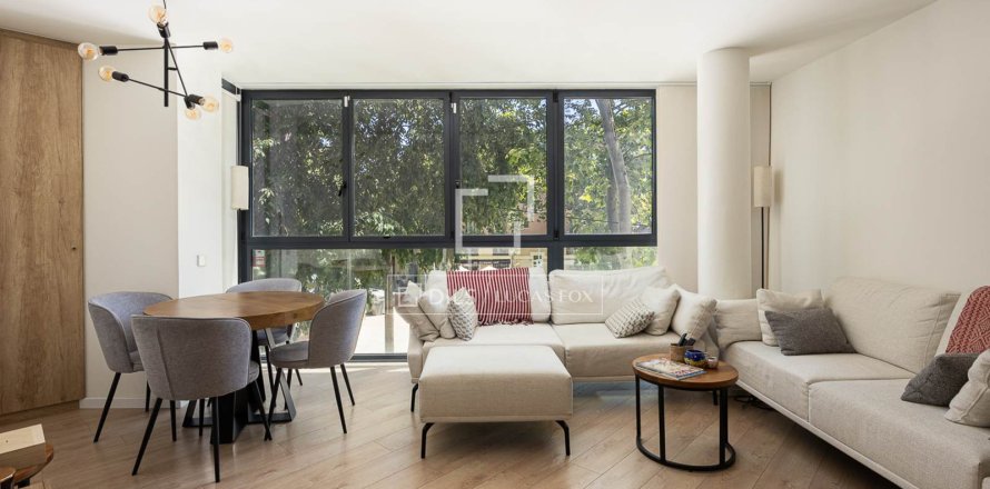 Apartamento en Barcelona, España 2 dormitorios, 73 m2 No. 192676